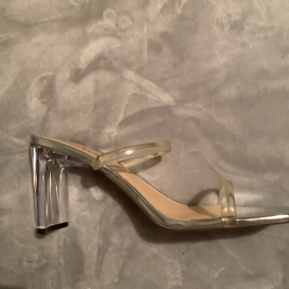 Sandals - Picture 3 of 4